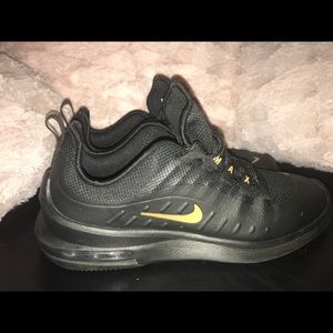 Nike Air Max Axis SOLD ON MERCARI